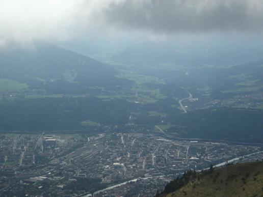 ...unten im Tal Innsbruck...